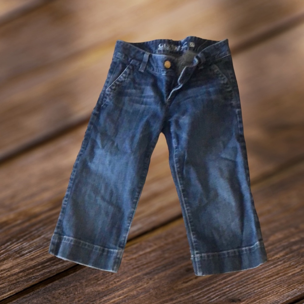 Guess short cropped jeans